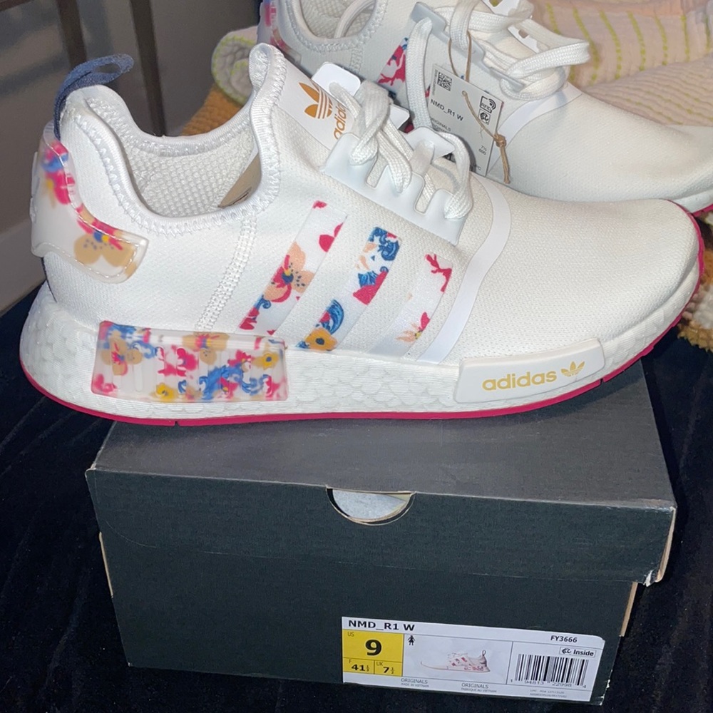 NWT Adidas NMD_R1 W - Tennis Shoes